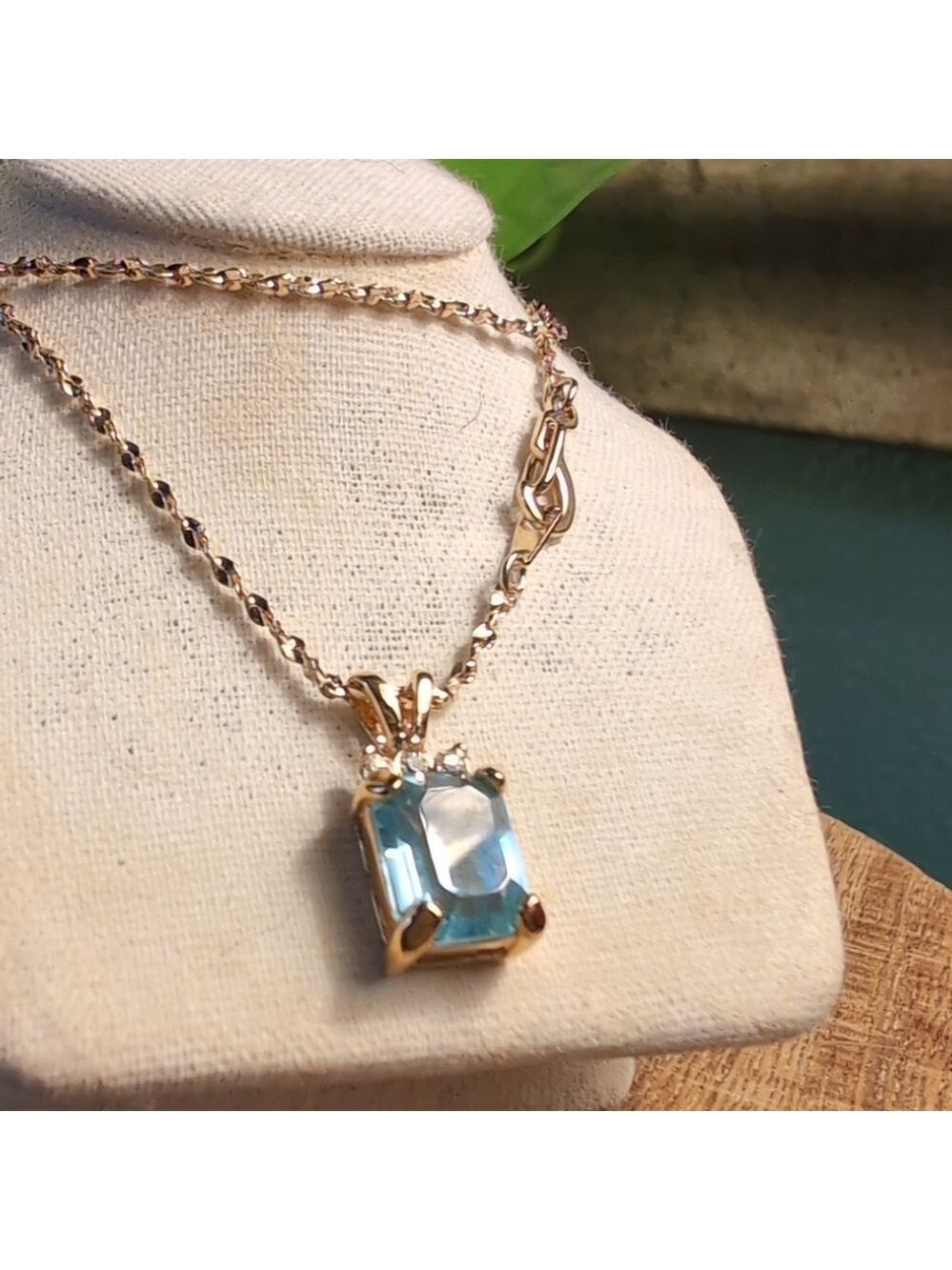 Vtg Twisted Gold Necklace with Aquamarine Pendant